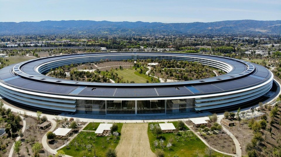 Big Tech's multi-billion dollar AI bets are still on track as Mag 7 giants report earnings