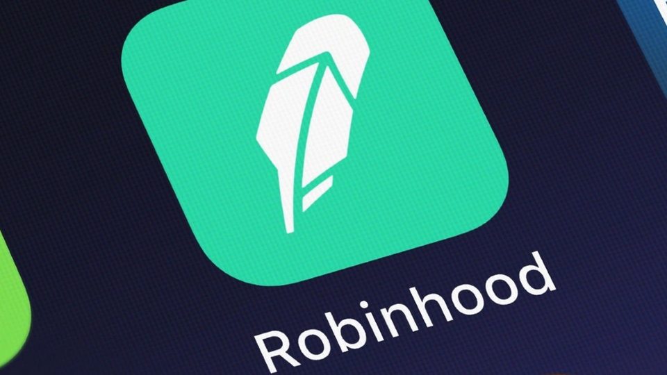 From Cathie Wood to Cantor Fitzgerald, the big money is betting that Robinhood's crypto slump is just a temporary speed bump